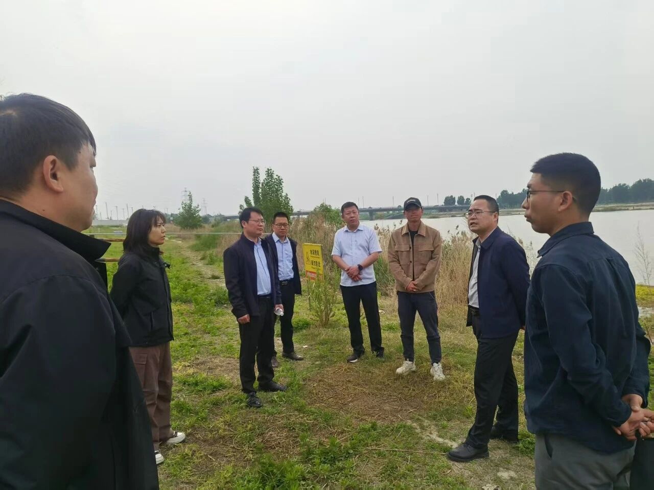 五一节前查隐患 筑牢安全防护网——协会深入共渠生态长廊开展专项排查