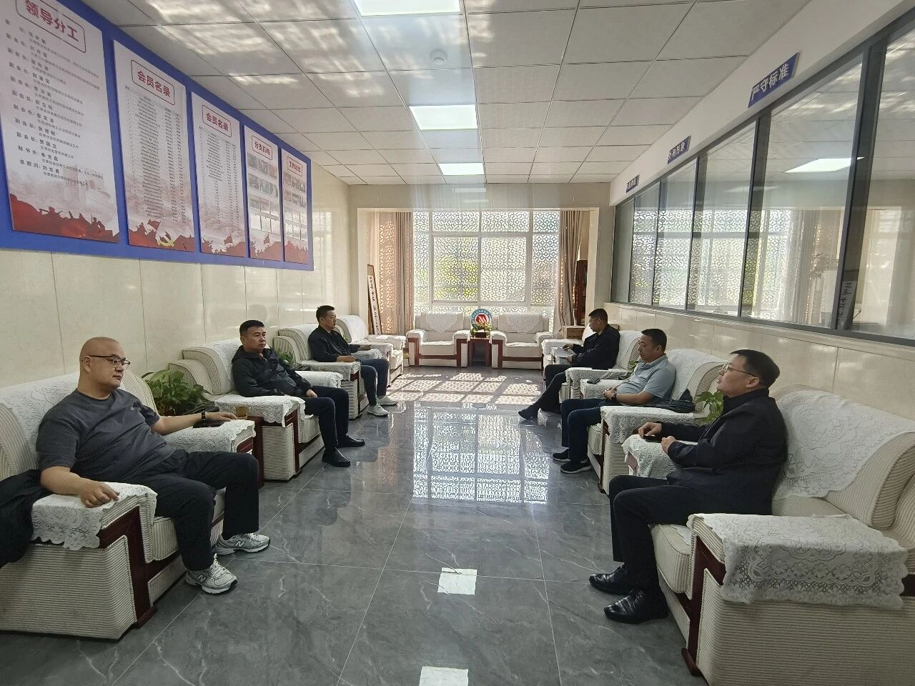 新乡市建筑消防协会召开2026年第二次会长办公会